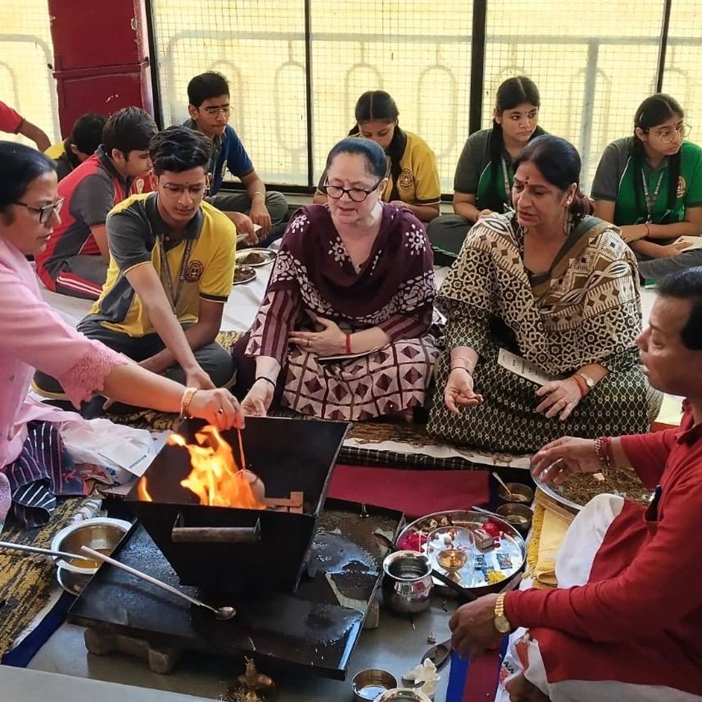 शिव ज्योति पब्लिक स्कूल में सितंबर में जन्मे विद्यार्थियों के लिए हवन, जन्मोत्सव मनाया