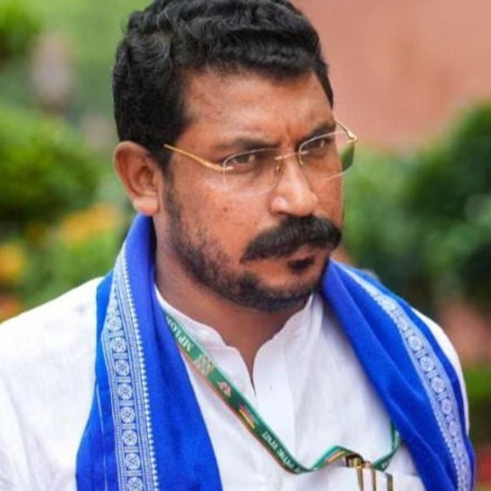 नगीना सांसद चंद्रशेखर के खिलाफ गैर जमानती वारंट:गाजियाबाद MP-MLA कोर्ट की कार्रवाई, 8 साल पहले युवक को थप्पड़ मारा था
