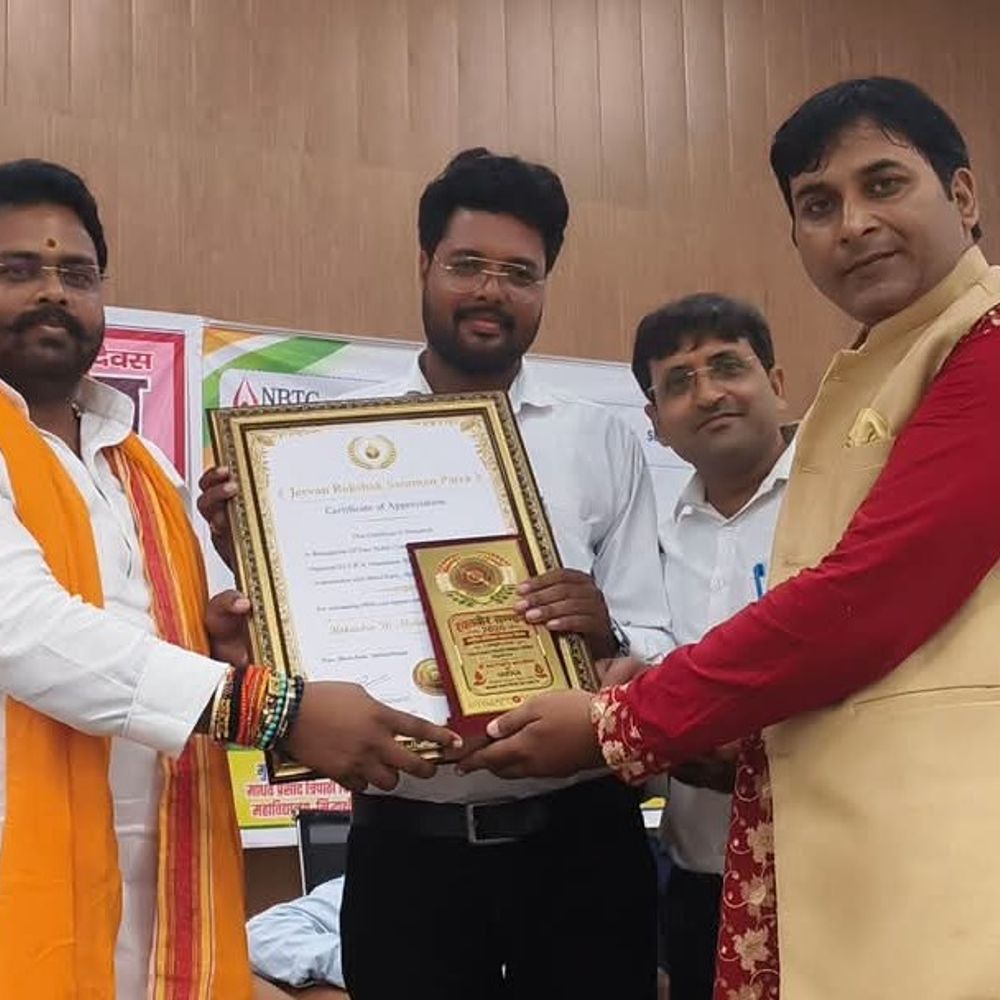 रवि पाठक को मिला 'जीवन रक्षक सम्मान':लोगों से की नियमित रक्तदान की अपील
