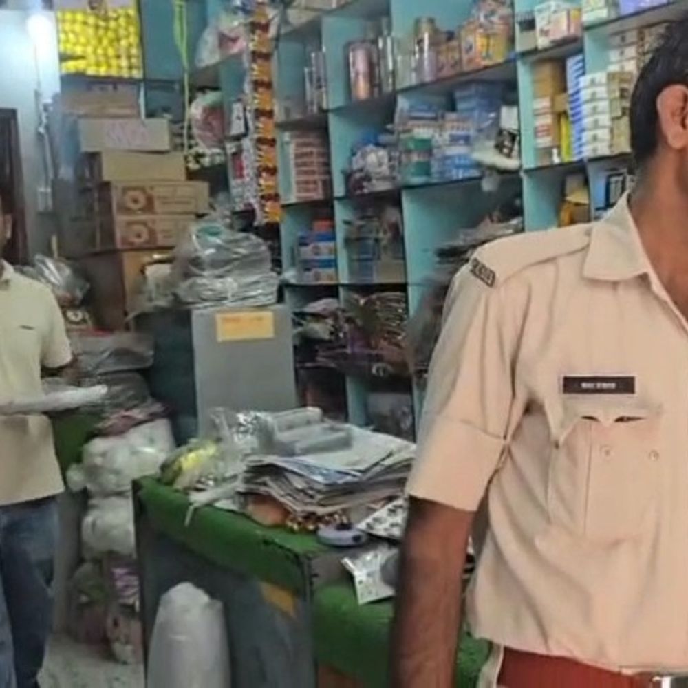बांसवाड़ा में 15 दुकानों से 200 किलो प्लास्टिक जब्त:नगरपरिषद की कार्यवाही से व्यापारियों में हड़कंप; 14,800 रुपए का जुर्माना वसूला