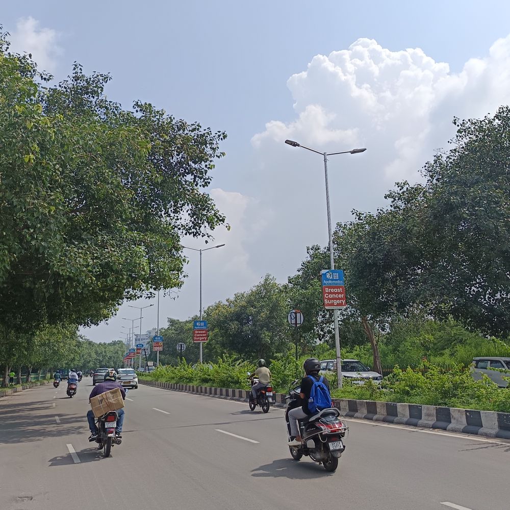 लखनऊ से मानसून की वापसी:सीजन में 24 फीसदी अधिक बरसात, सुबह से मौसम साफ, निकली तेज धूप