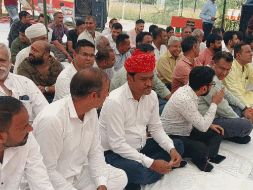 बालोतरा में महात्मा गांधी-लाल बहादुर शास्त्री को दी श्रद्धांजलि:विधायक और एसडीएम ने किया नमन, आदर्शों को जीवन में अपनाने का आह्लान