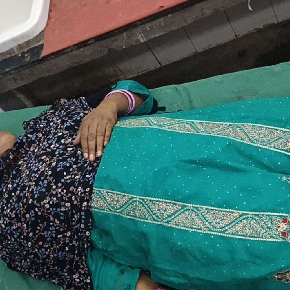 बागपत-निवाड़ा मार्ग पर हुआ हादसा:अज्ञात वाहन की टक्कर से बाइक सवार महिला घायल