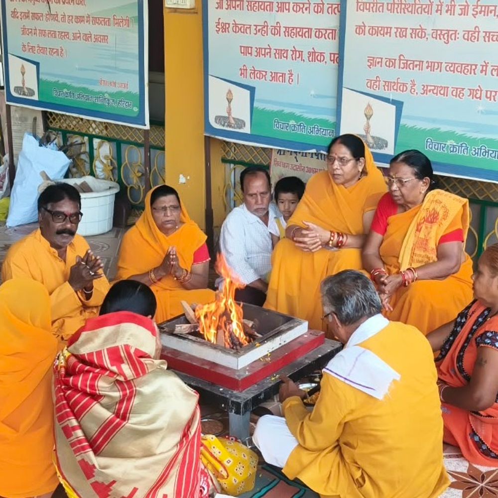 अंशदान-श्रमदान से समाज को संवारें, लोक कल्याण के लिए आगे आएं साधक: दशरथ