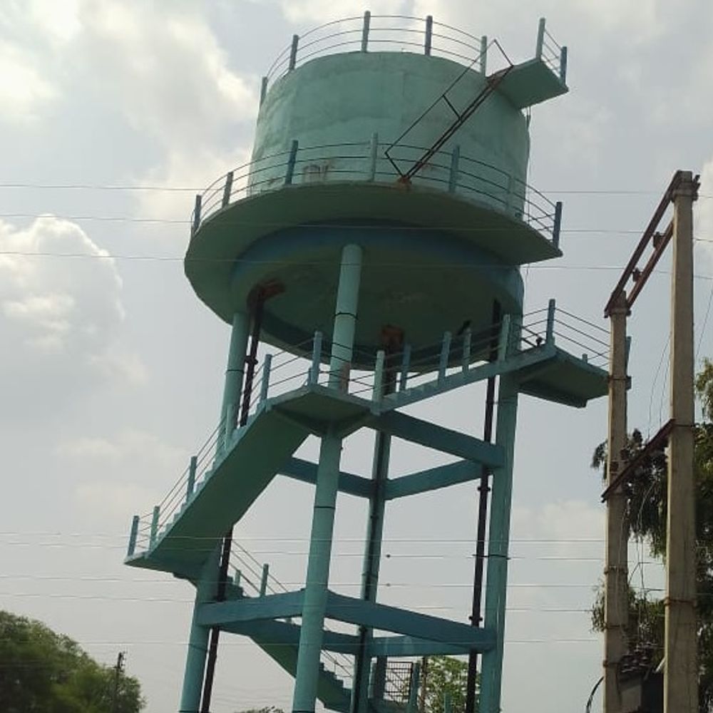 टेकापार में उपयोग से पहले ही पानी टंकी में आई दरार, गुणवत्ता पर सवाल