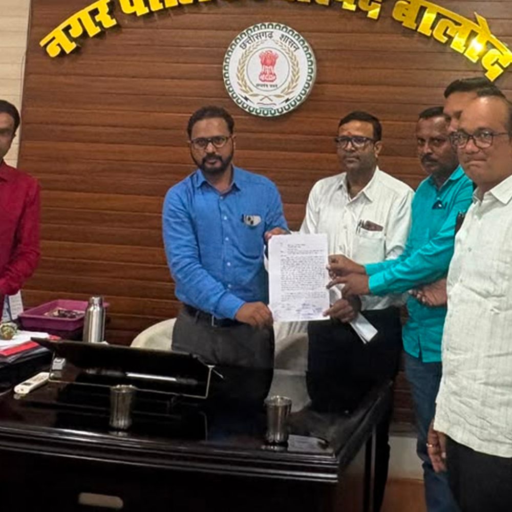 सरदार पटेल मैदान में क्रिकेट बॉक्स निर्माण पर उठाया सवाल
