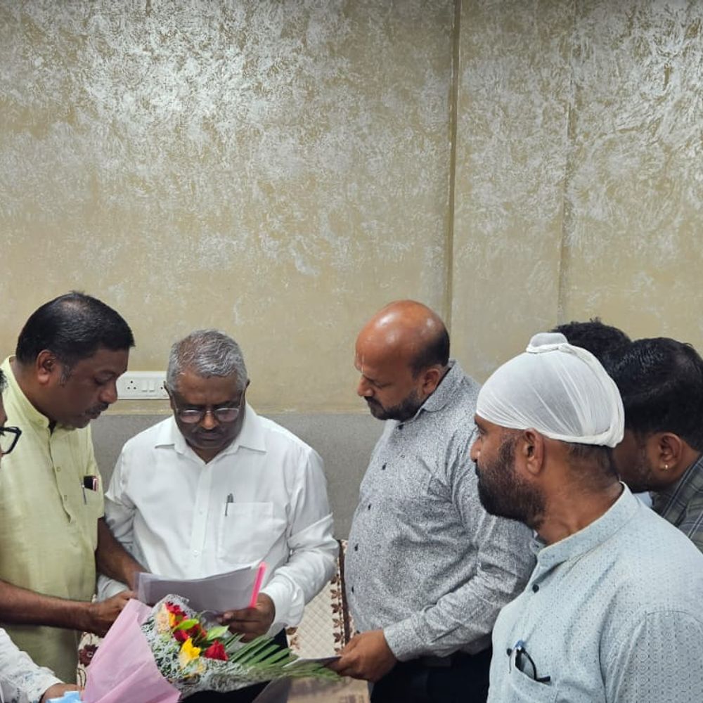 आक्रोश: डीआरएम दौरे पर आए तो चेंबर व कांग्रेसियों ने रख दी मांगों की लंबी लिस्ट