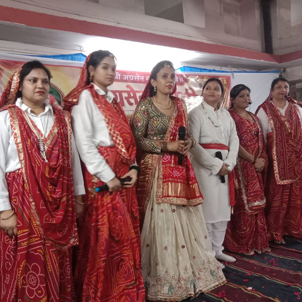 आंगना मांडना में दिखाई दी लोककला नटखट बल्लेबाजी में बच्चों का उत्साह