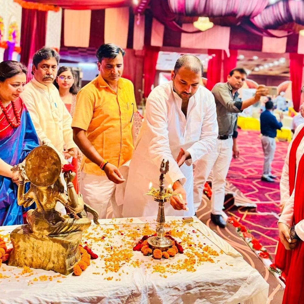 बुलंदशहर में दिव्यांगजनों को बांटे गए उपकरण:'सेवा संकल्प अभियान' के तहत शादी अनुदान के प्रमाण-पत्र भी दिए गए, विधायक भी रहे मौजूद
