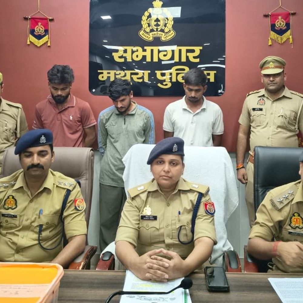 नकली नोटों से ठगी, गिरोह के 3 सदस्य गिरफ्तार:मथुरा में 1 लाख के बदले 7 लाख नकली नोट देने का झांसा