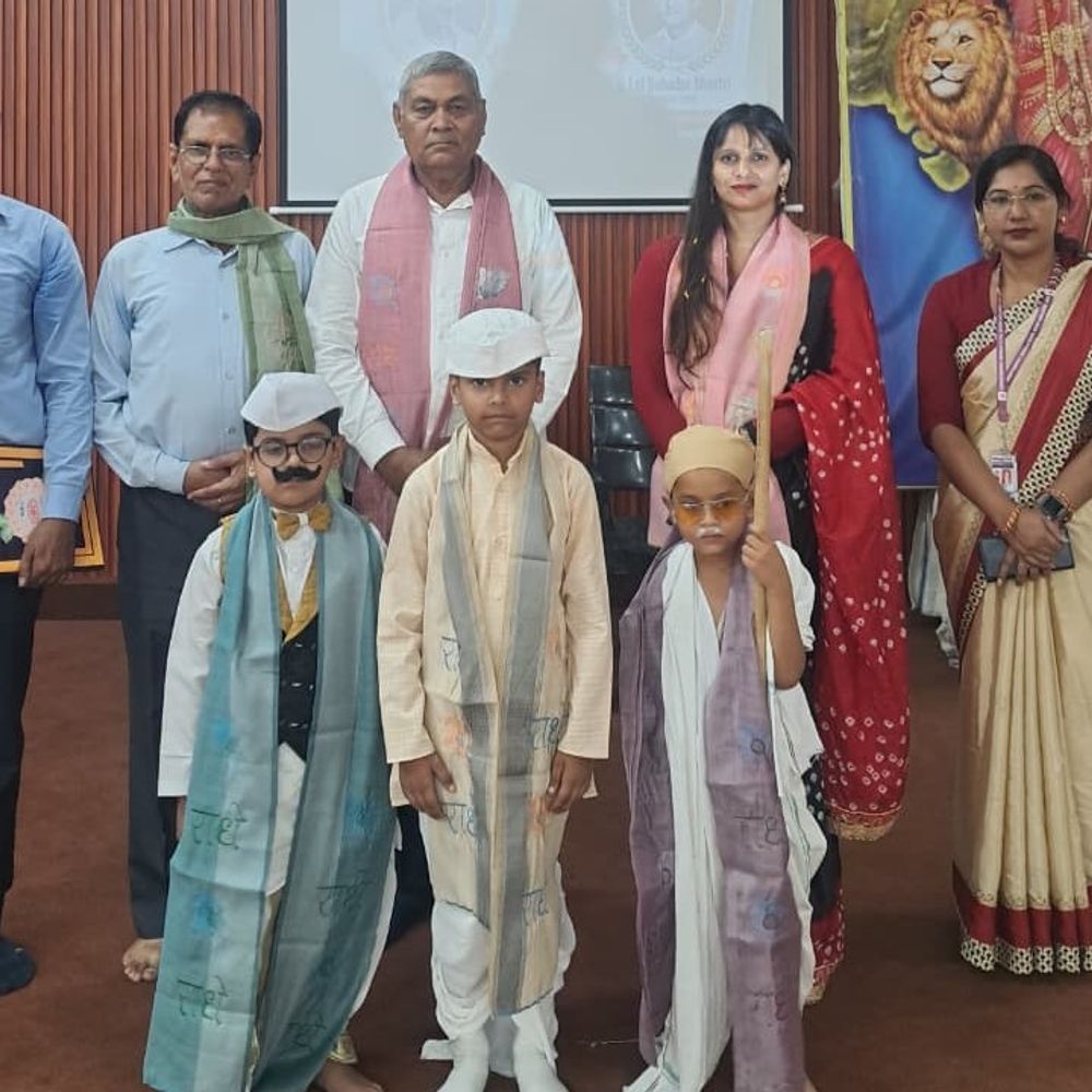 छत्रपति शिवाजी स्कूल में गांधी-शास्त्री जयंती मनाई:NCC कैडेट्स ने दिखाया अनुशासन, छात्र पुनीत व शौर्य की प्रस्तुतियों ने बांधा समां