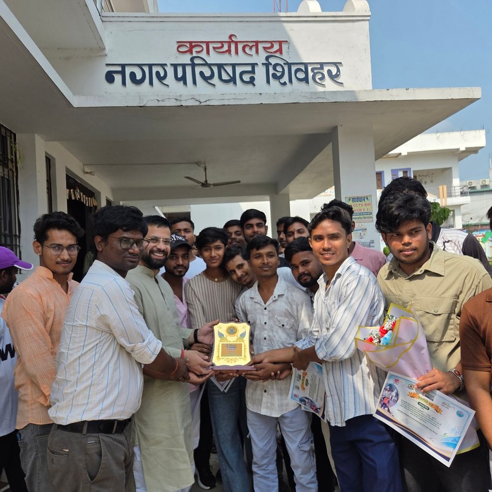 शिवहर में गांधी जयंती पर 30 स्वच्छता रक्षक सम्मानित:नगर परिषद ने दिए प्रशस्ति पत्र, देकुली धाम पोखर की भी की थी सफाई