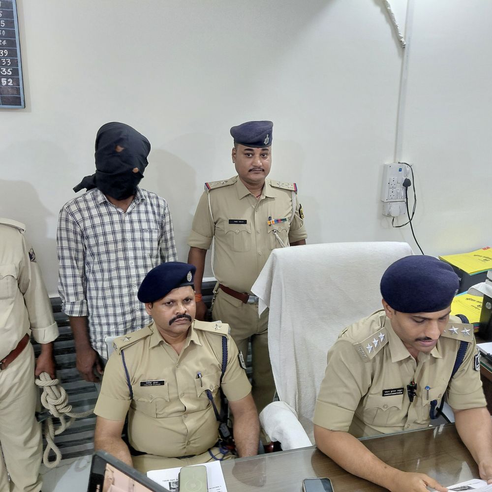 खगड़िया में 50 हजार का इनामी आरोपी गिरफ्तार:हत्या और शराब मामले में था वांछित; पुलिस-DIU और STF ने दबोचा