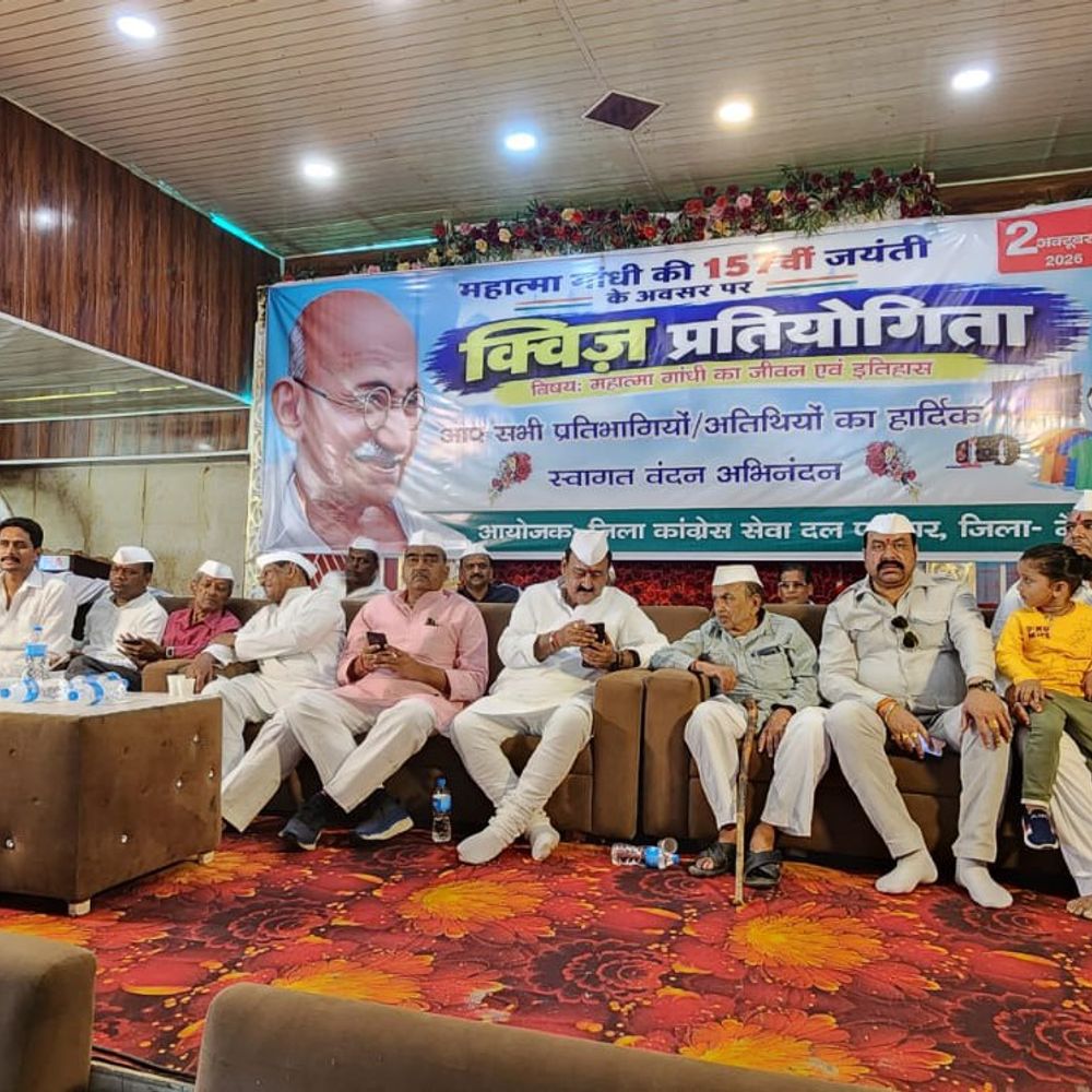 मैहर में गांधी जयंती पर स्वच्छता अभियान और क्विज प्रतियोगिता:विधायक ने सड़क पर सफाई की, प्रतियोगिता में 2500 से ज्यादा ने लिया भाग