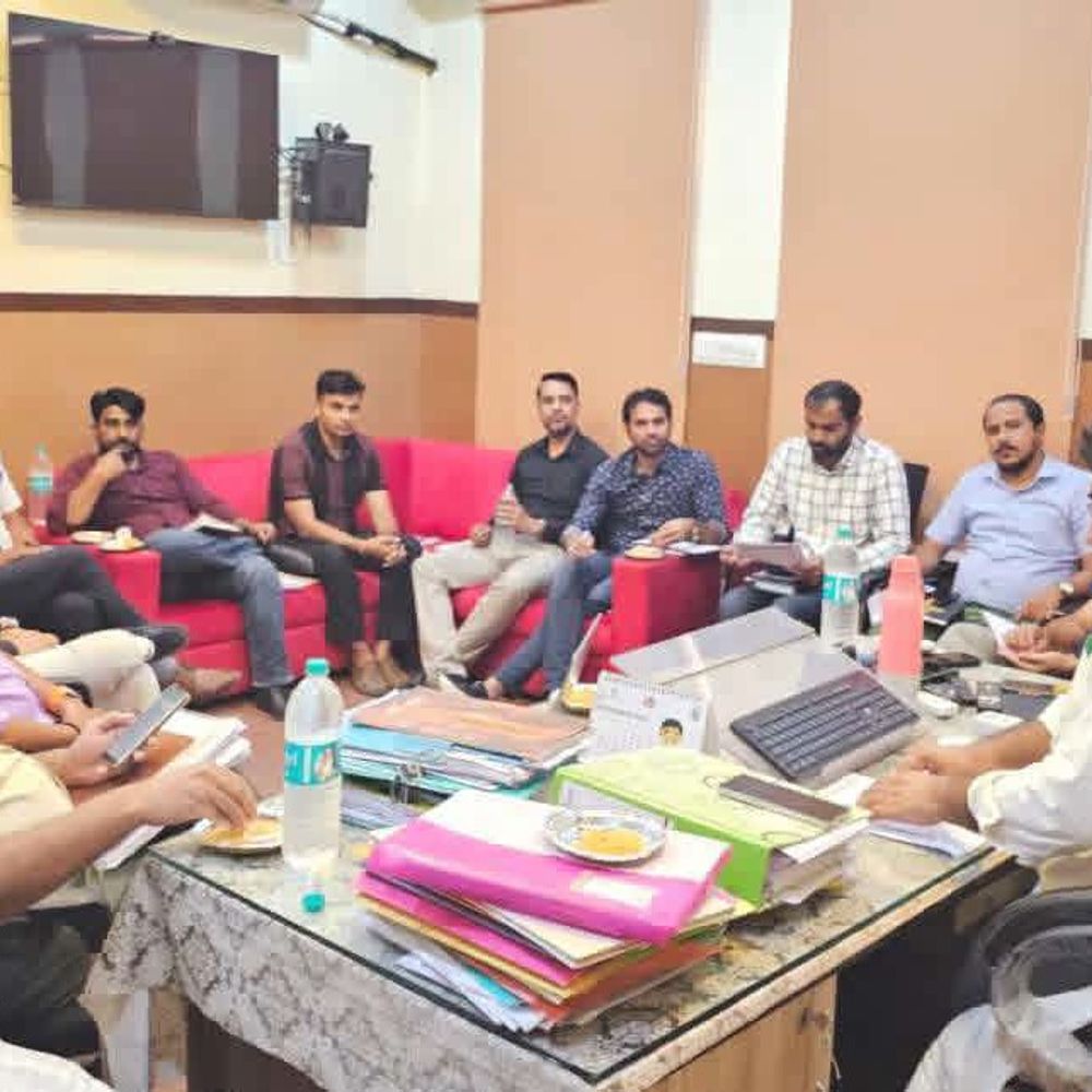 एचपीवी वैक्सीनेशन की प्रगति जांचने पहुंचे परियोजना निदेशक:कोटपूतली में एचपीवी टीकाकरण अभियान, जागरूकता कार्यक्रम करवाने के निर्देश