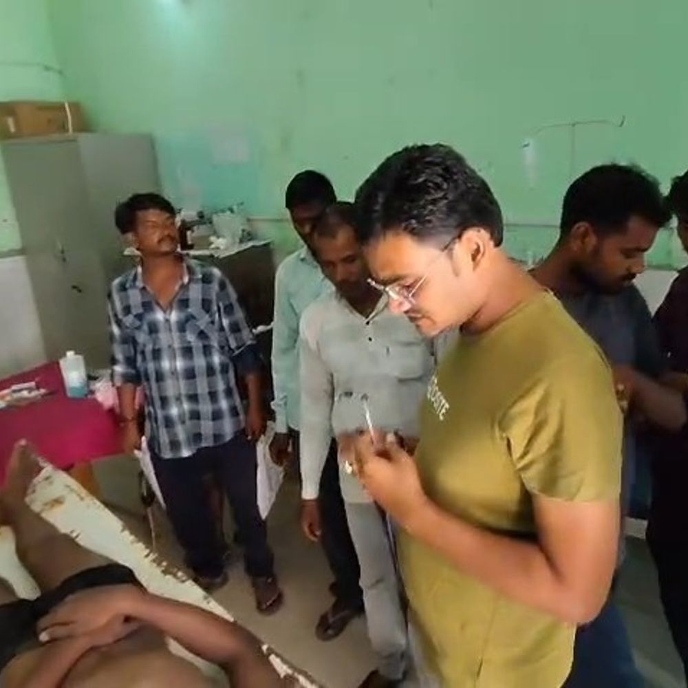बाढ़ के पानी में नहाने गए 3 युवक डूबे:एक की मौत, ग्रामीणों ने दो युवकों को बचाया; शादी में आए थे तीनों