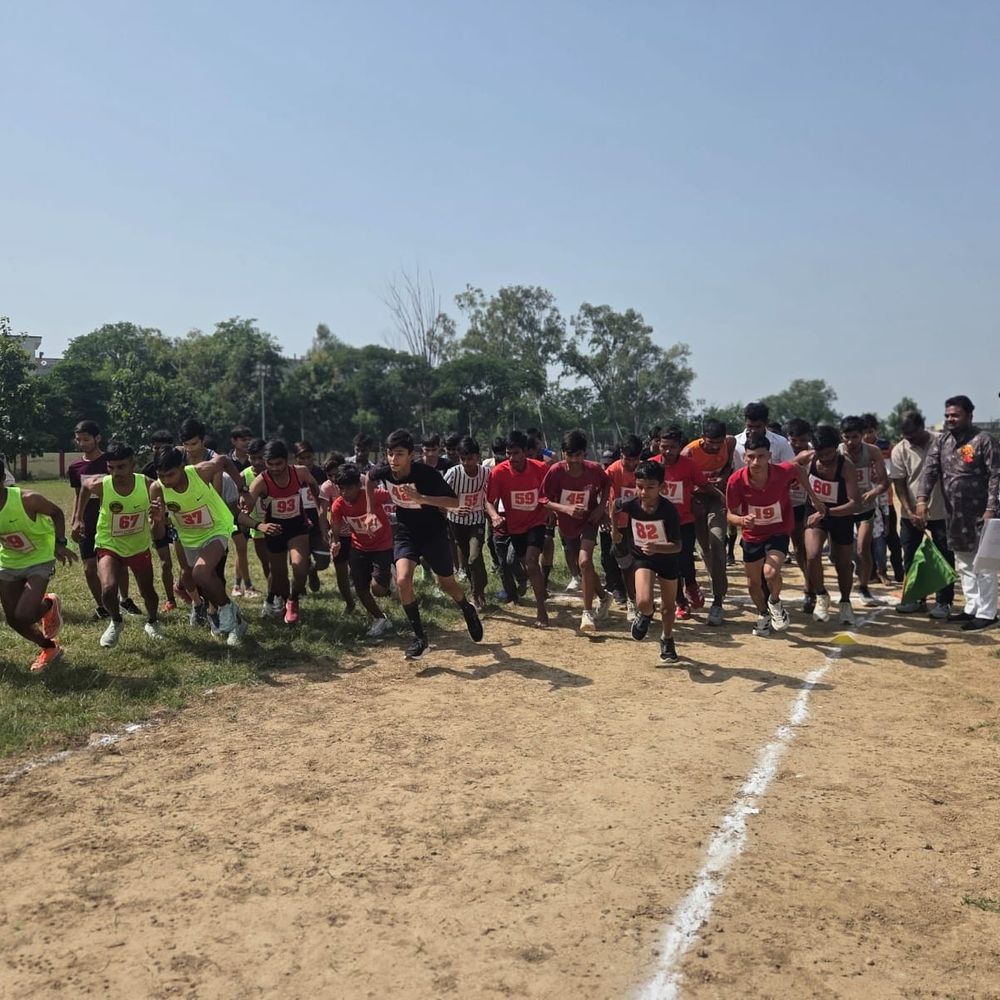 उरई में पैदल चाल प्रतियोगिता:104 खिलाड़ियों ने लिया भाग, बालकों में केशव व बालिकाओं में रवीना ने मारी बाजी