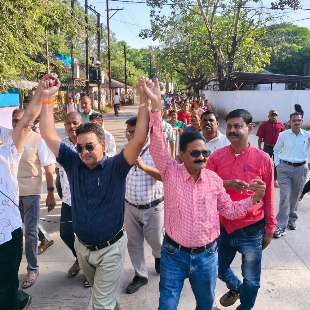 बैतूल में शिक्षकों ने उपवास कर रैली निकाली:प्रथम नियुक्ति से सेवा गणना और ई-अटेंडेंस अनिवार्य नहीं करने की मांग की