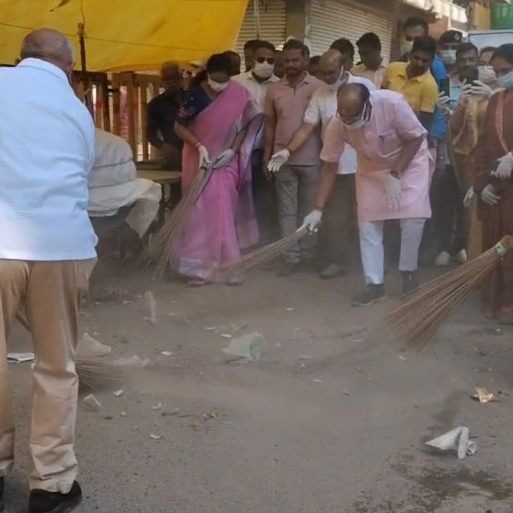 ‘सफाई को एक दिन नहीं, रोजमर्रा की आदत बनाएं’:  बैतूल में हेमंत खंडेलवाल ने की अपील, 10 सफाईकर्मी सम्मानित – Betul News