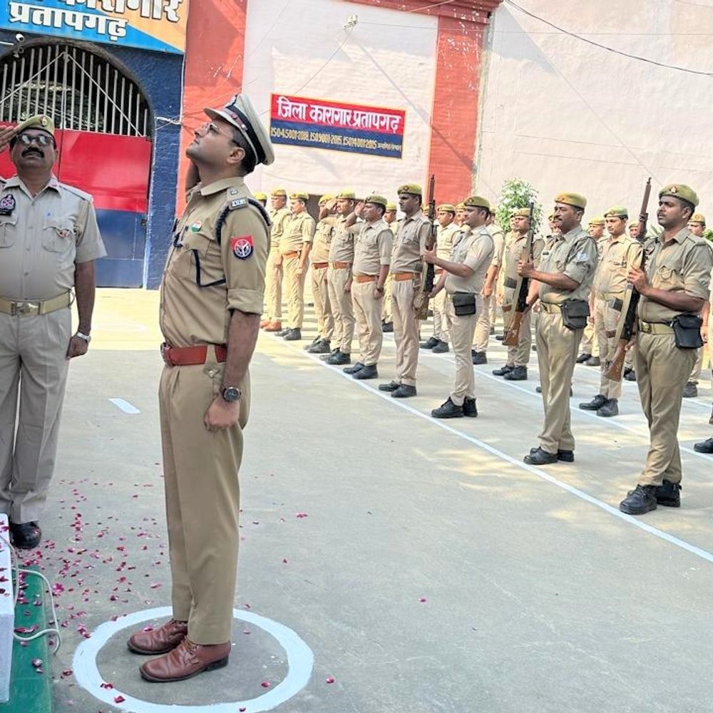 प्रतापगढ़ कारागार में मनी गांधी-शास्त्री जयंती:बंदियों ने गाए बापू के प्रिय भजन, लिया अहिंसा का संकल्प