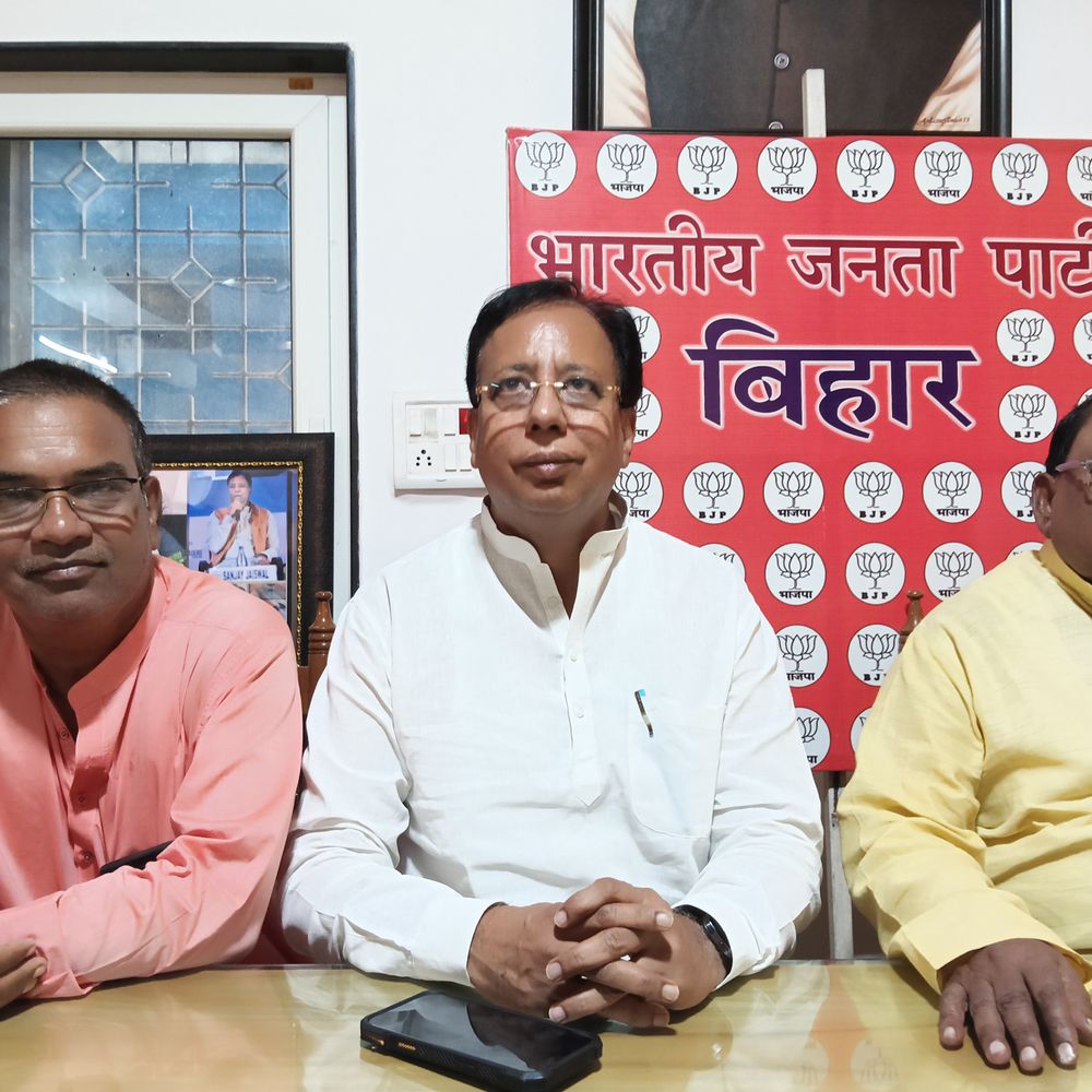 किसानों को खराब हुई फसलों का मिलेगा मुआवजा:बेतिया में बीजेपी सांसद ने की घोषणा, दशहरा से पहले पीड़ितों को मिलेगा सहायता राशि