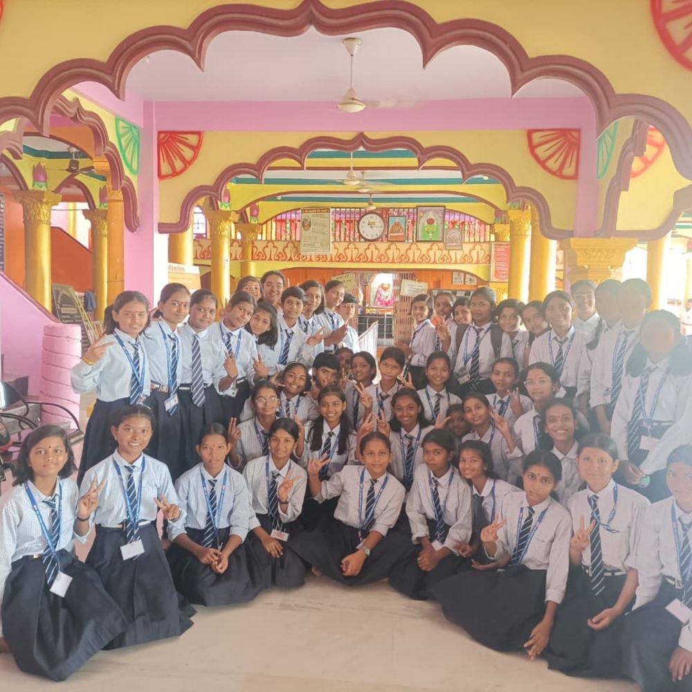 विद्यार्थियों ने ऐतिहासिक स्थलों के महत्व को समझा