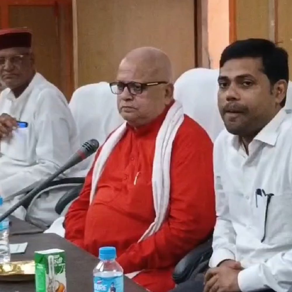 देवरिया में साइबर सुरक्षा को लेकर जागरूकता कार्यक्रम:OTP, PIN और पासवर्ड साझा न करने की सलाह; ठगी होने पर तुरंत सूचना देने को कहा