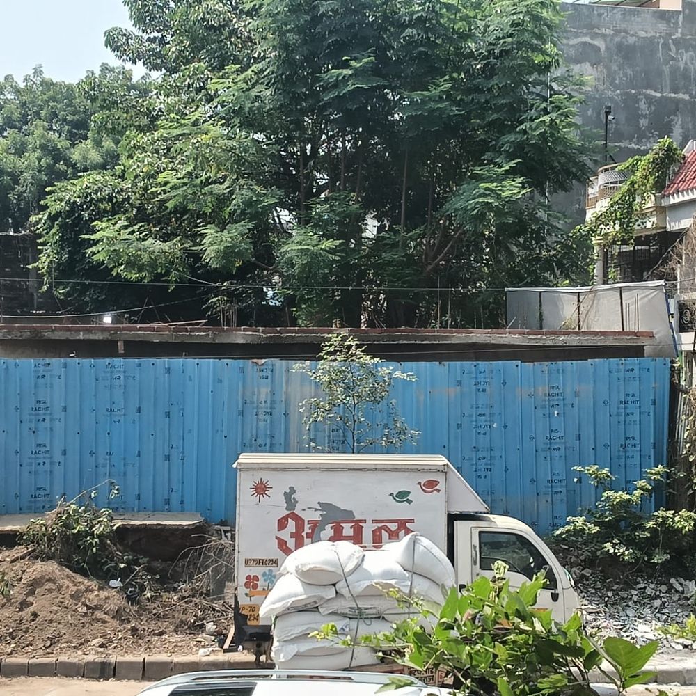 PDA की सील तोड़कर फिर शुरू किया गया अवैध निर्माण:प्रयागराज में VC से शिकायत के बाद कार्रवाई, अब ध्वस्तीकरण की तैयारी