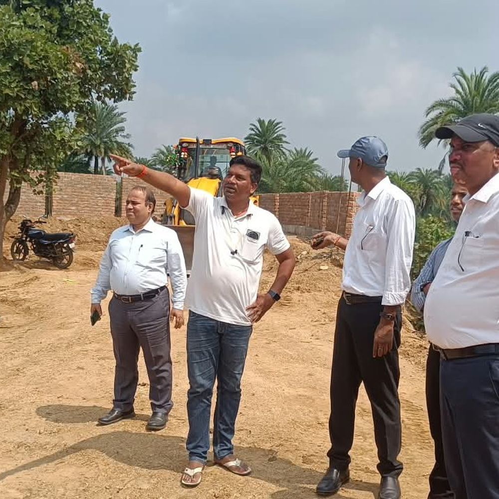 FSTP निर्माण में खामियां, जेई गायब; DDC ने मांगा जवाब:बांका-दुधारी में निर्माणाधीन प्लांट का निरीक्षण, तकनीकी मानकों की अनदेखी