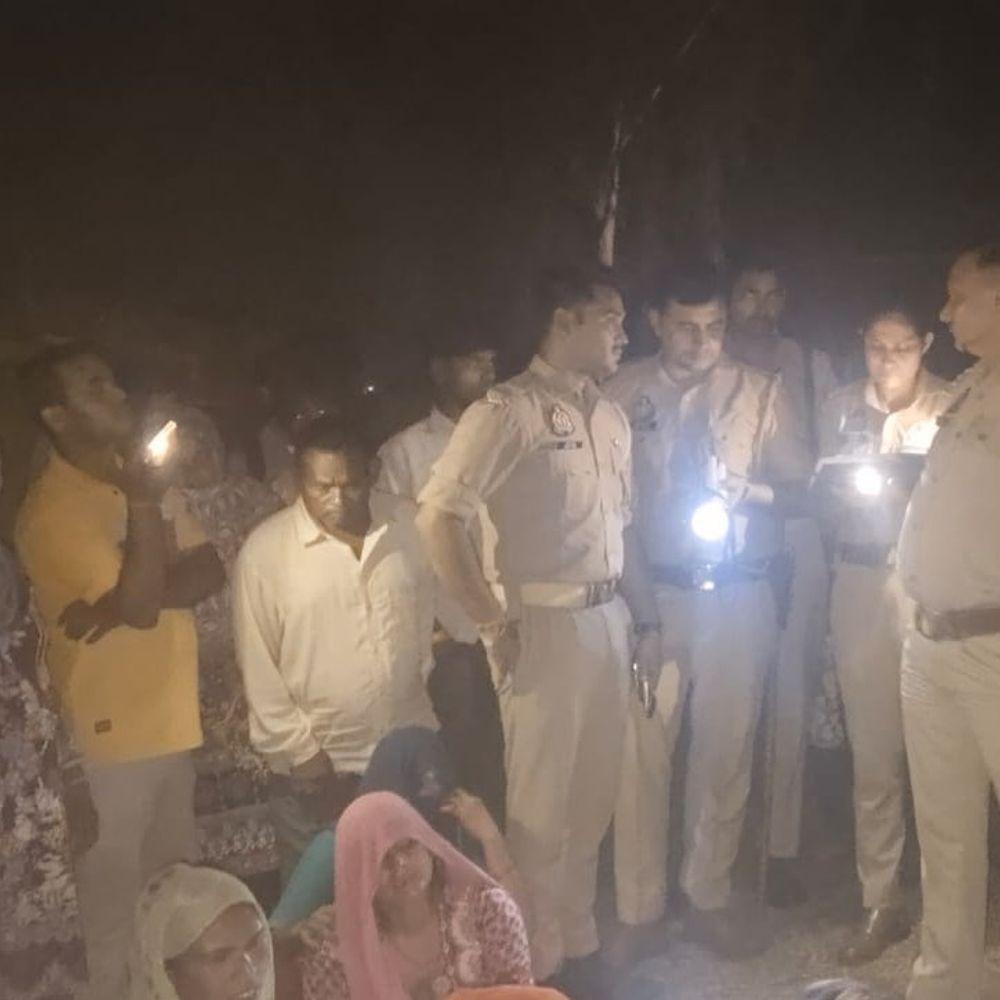 संभल में धान निकालने गए मजदूर की मौत:परिजनों ने हत्या का आरोप लगाया, घर से 500 मीटर दूर खेत की मंड पर शव मिला