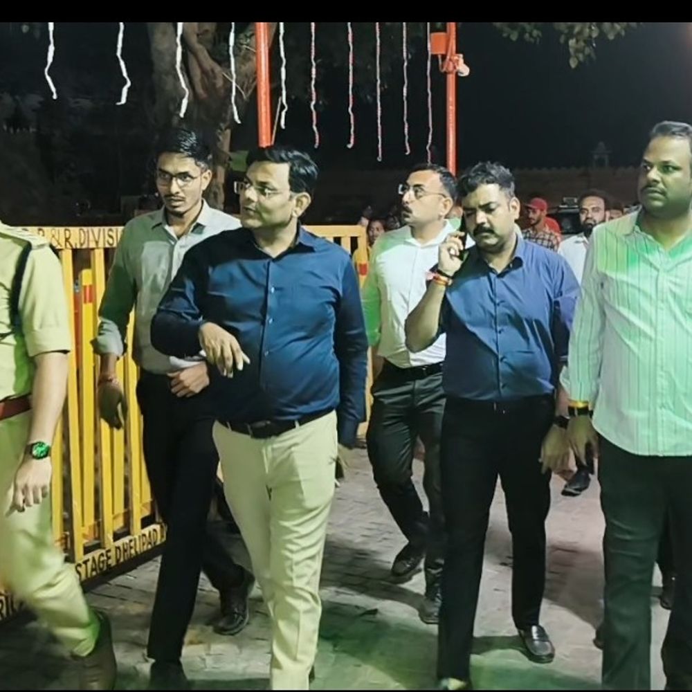 माता टेकरी पर भक्तों से अभद्रता की तो होगी कार्रवाई:देवास में बिना अनुमति दुकान-पार्किंग वालों पर भी होगा एक्शन; 100 कैमरे लगाए