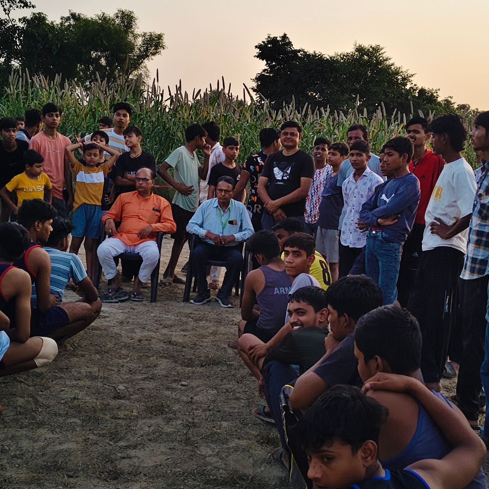 आंवलखेड़ा में खेलकूद प्रतियोगिता:कबड्डी, खो-खो, दौड़ और लंबी कूद में उत्कृष्ट प्रदर्शन करने वाले सम्मानित