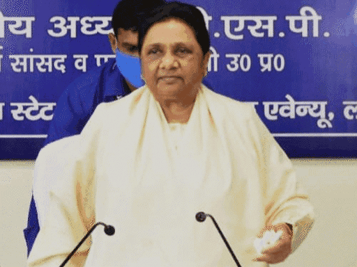 बसपा परिवारवाद और धनबल से मुक्त:मायावती बोलीं- सपा को पीडीए का वोट चाहिए, सांसद-विधायक परिवार और पूंजीपतियों से बनाती है