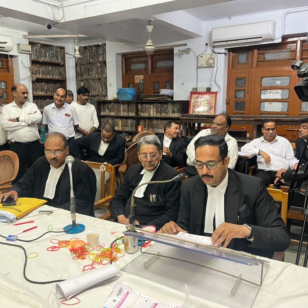 प्रयागराज में मतगणना के नौवें दिन 3,700 मतपत्र गिने गए:हाईकोर्ट बार चुनाव में शनिवार को ब्रेक रहेगा, रविवार को फिर होगी काउंटिंग