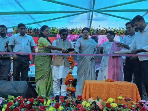 दाउदनगर में जिउतिया लोक उत्सव का भव्य शुभारंभ:पहली बार लोक परंपरा का सरकारी स्तर पर आयोजन; स्थानीय और विख्यात कलाकारों ने दी सांस्कृतिक प्रस्तुतियां