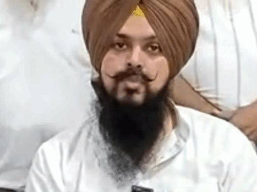 बहरीन की महिला के गंभीर आरोपों के बाद गरमाया विवाद:एसजीपीसी अध्यक्ष हरजिंदर सिंह धामी से तुरंत मांगा इस्तीफा,18 को मांग पत्र देने का किया ऐलान