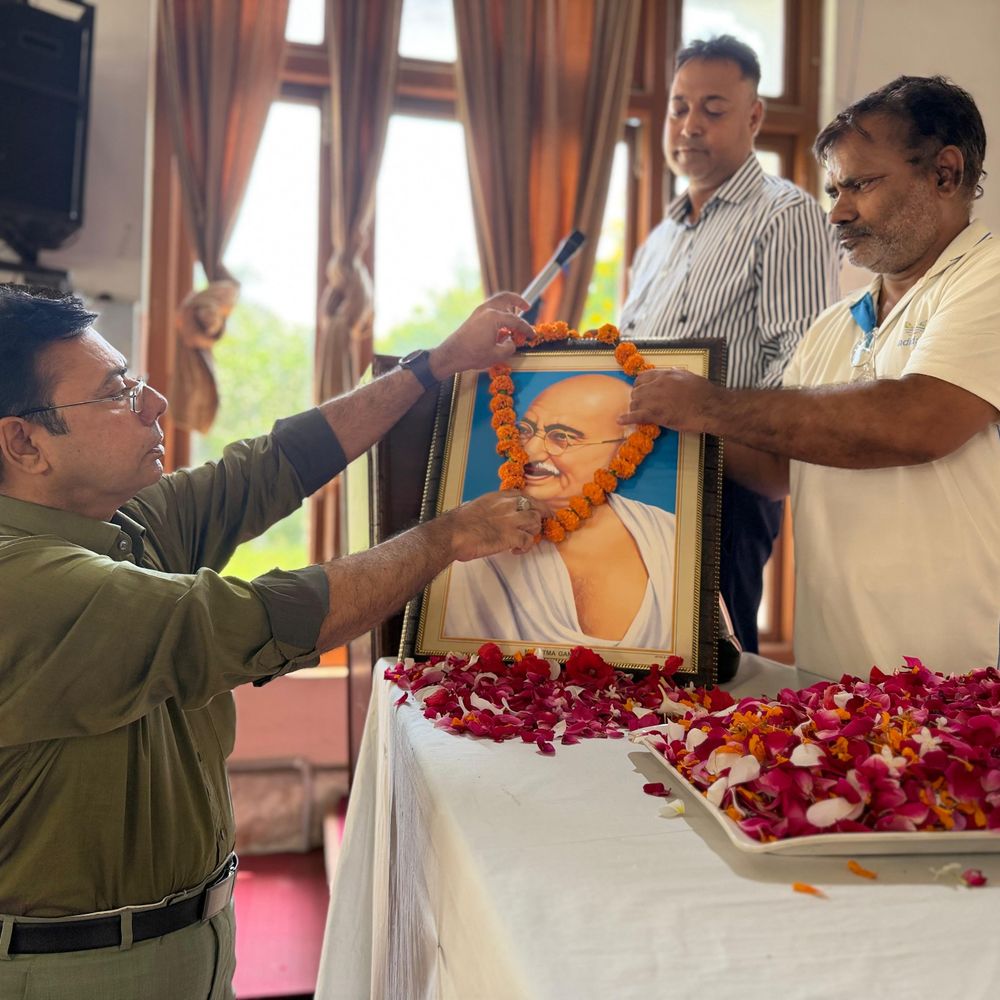 लखनऊ के शिया पीजी कॉलेज में गांधी जयंती मनाई गई:गांधी दर्शन, सामाजिक समरसता और युवा पीढ़ी पर हुई चर्चा