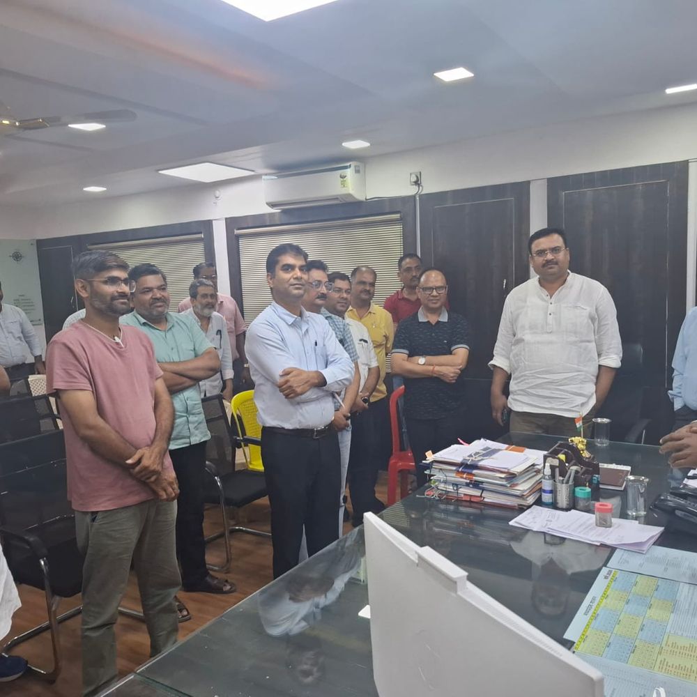 40 साल बाद लीज निरस्त करने पर विरोध:सतना में विधायक के साथ कलेक्टर से मिले रहवासी, मांगे कॉलोनी के दस्तावेज