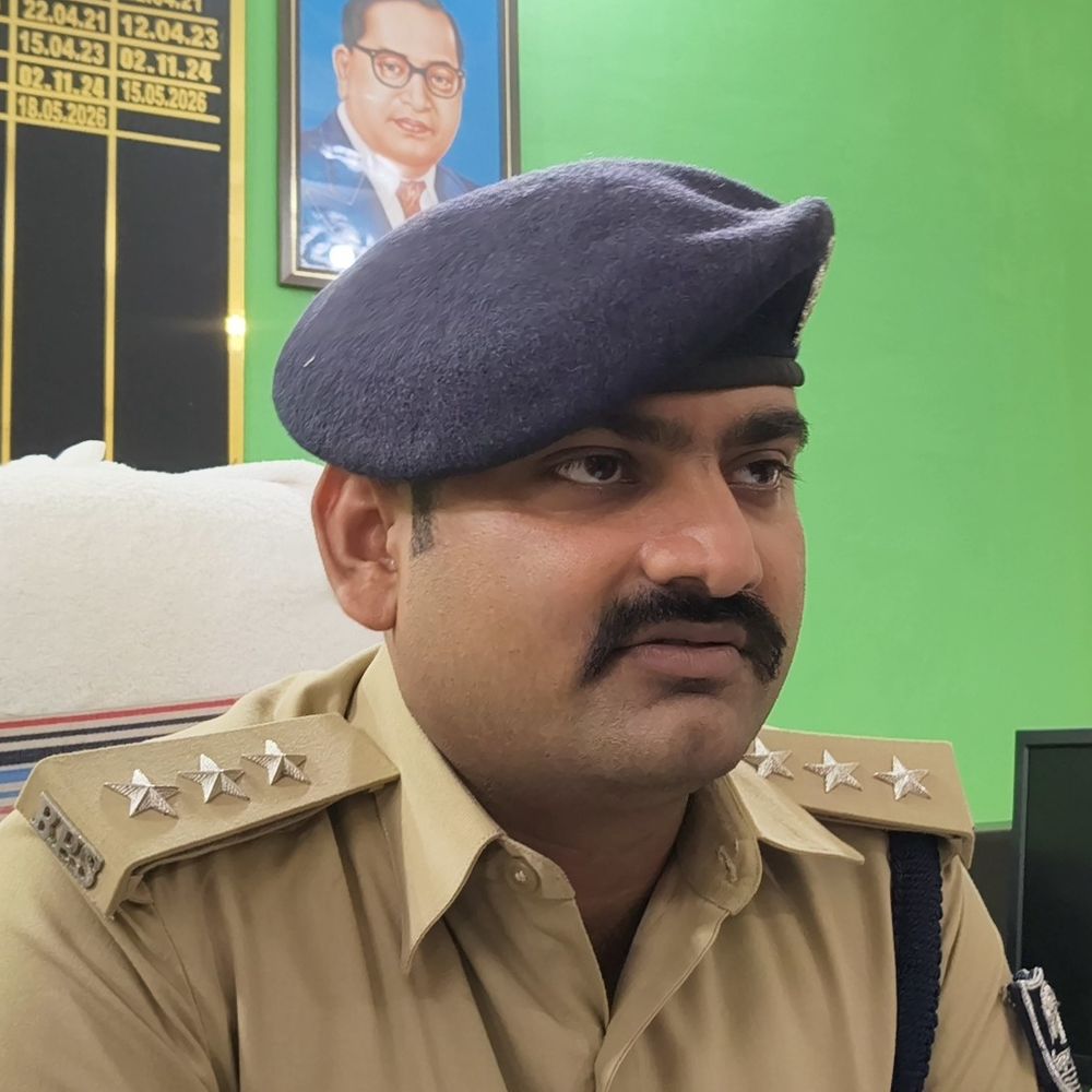 शिवहर-11 मामलों में फरार आरोपी अरेस्ट:महिला से मारपीट और लूट के केस में भी था वांछित, तकनीकी निगरानी के बाद दबोचा