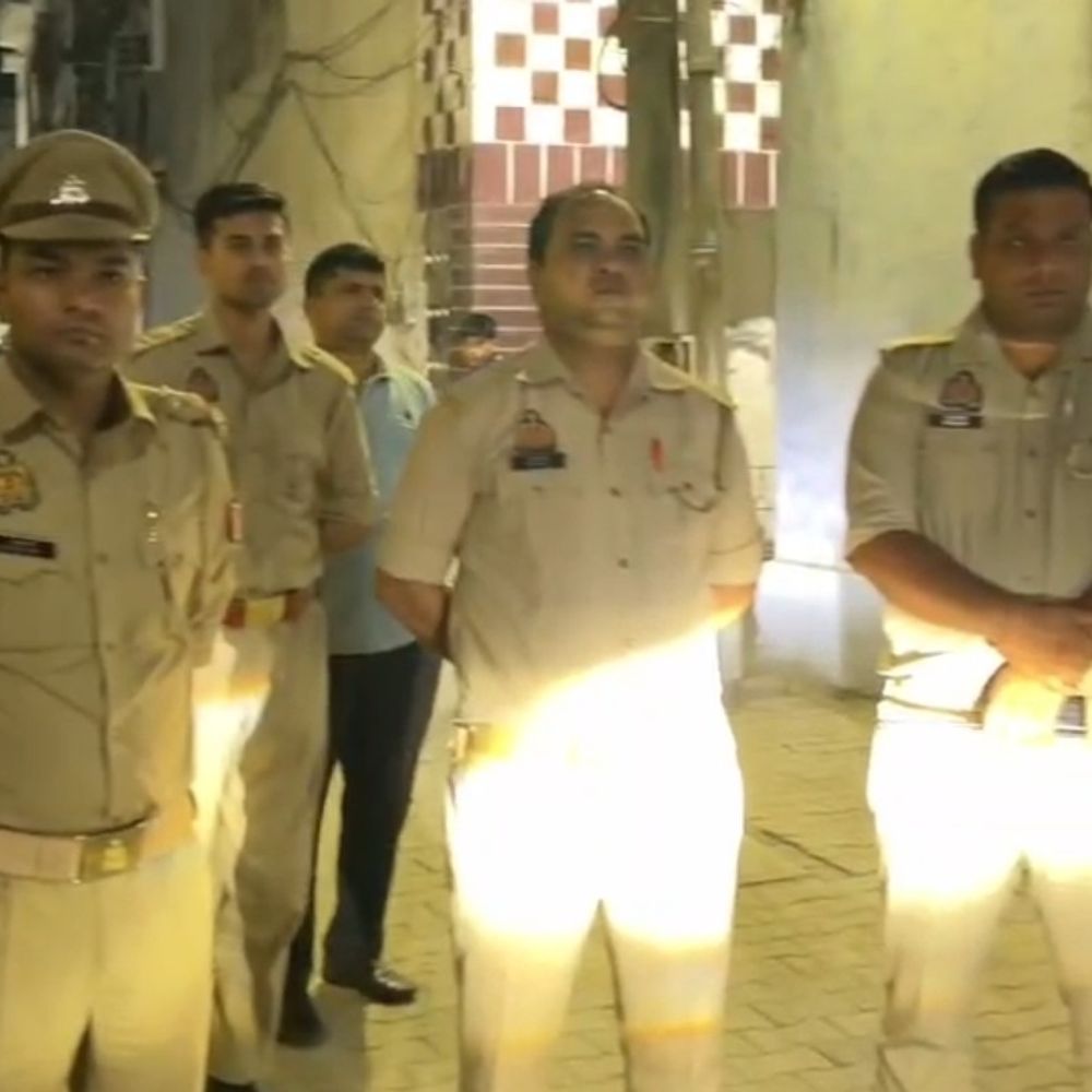 दिल्ली जा रहे AAP नेता फैसल को पुलिस ने रोका:रामपुर से जंतर-मंतर पर CEC के खिलाफ प्रदर्शन में शामिल होने जा रहे थे
