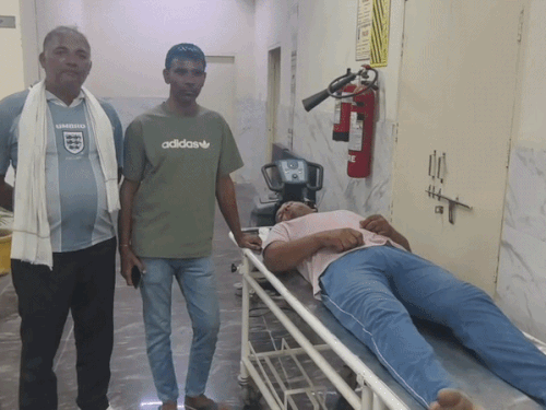 नारनौल में खाद वितरण के दौरान विवाद:पैक्स प्रबंधक से मारपीट, कैश छीनने की कोशिश का आरोप, एक अन्य घायल