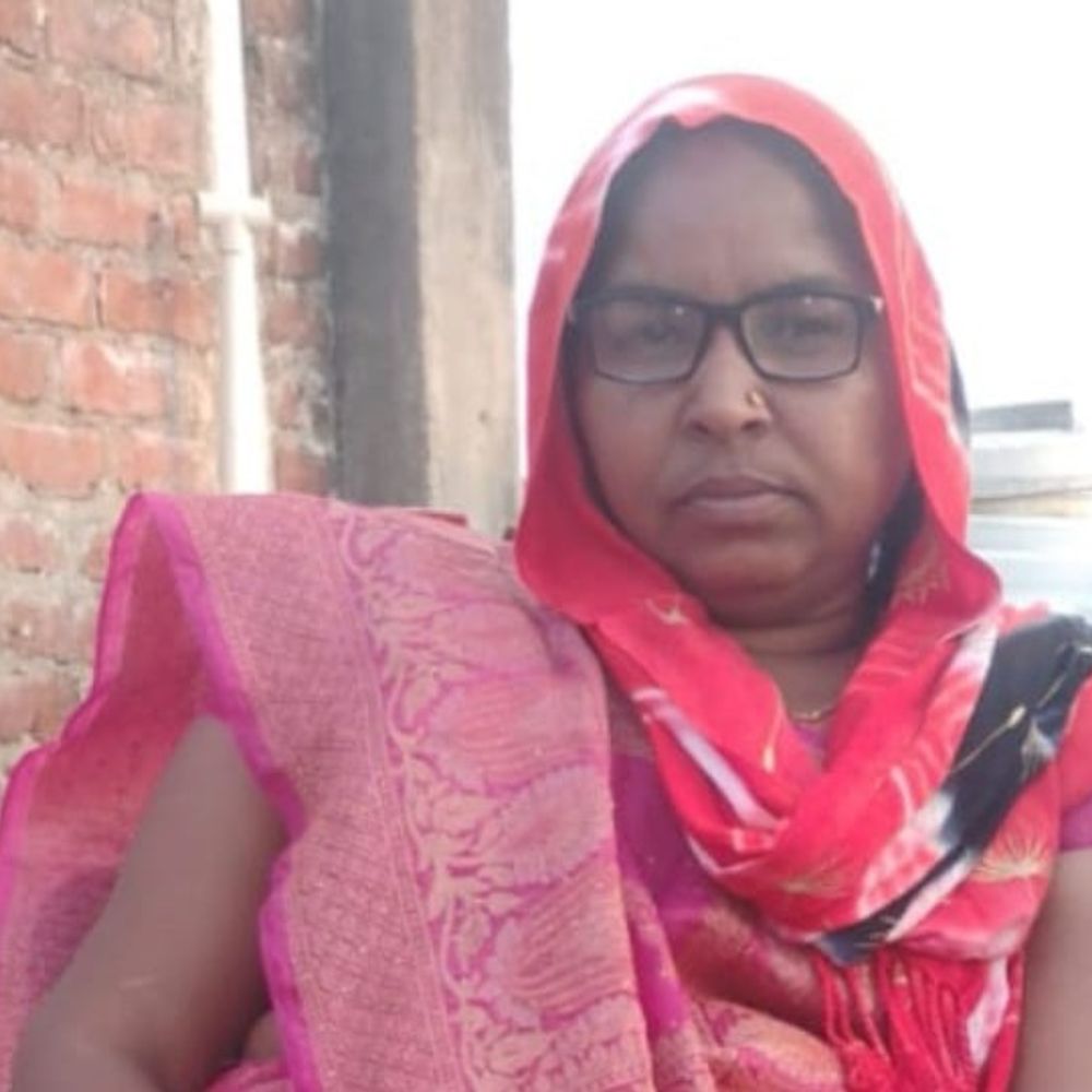 लखनऊ में बोलेरो की टक्कर से महिला की मौत:बेटे के साथ बाइक से जा रही थी, सिर में गंभीर चोट; अस्पताल में तोड़ा दम