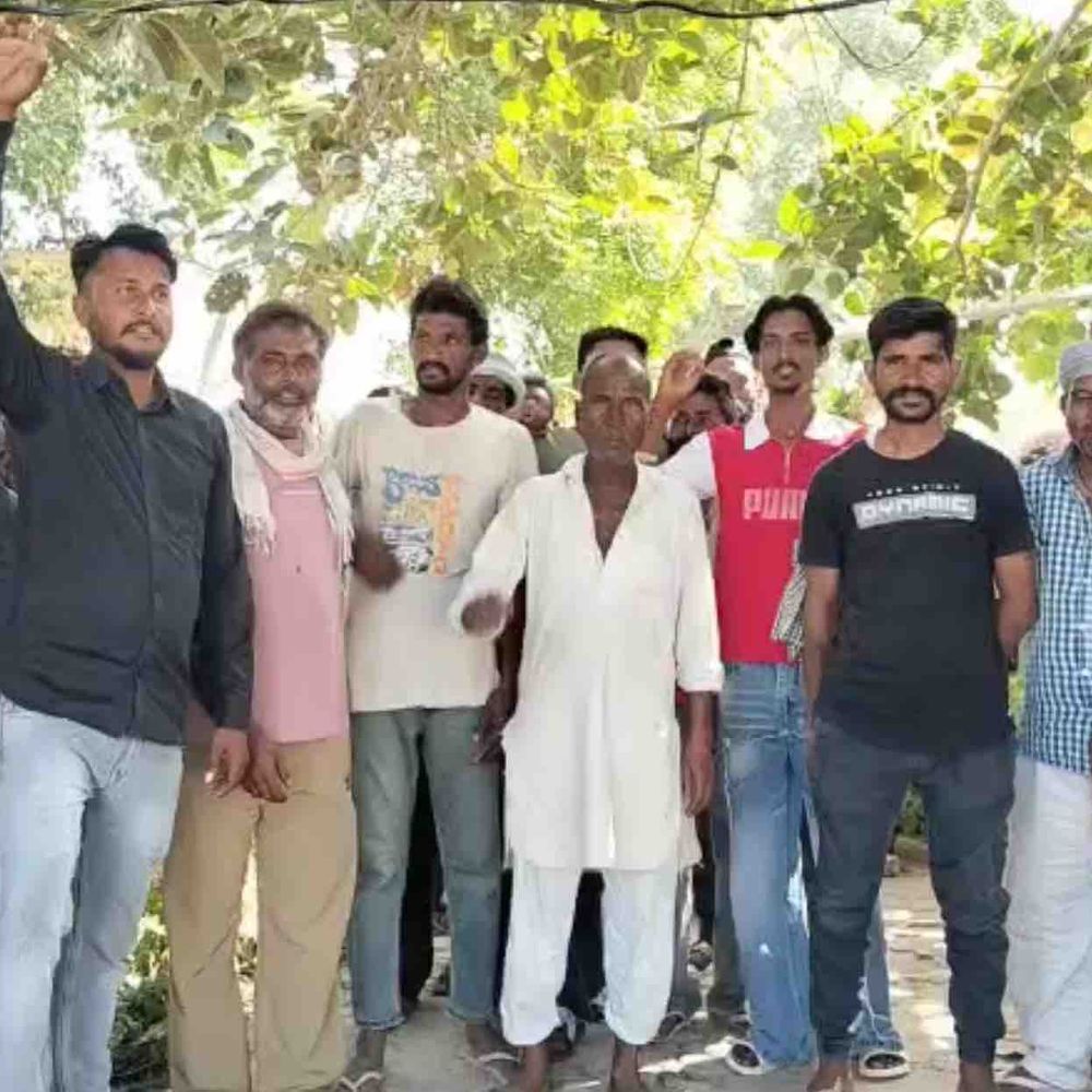 हनुमानगढ़ में धार्मिक स्थल की चारदीवारी तोड़ी:लोगों ने विरोध कर कृषि उपज मंडी समिति पर लगाए आरोप, आंदोलन की चेतावनी