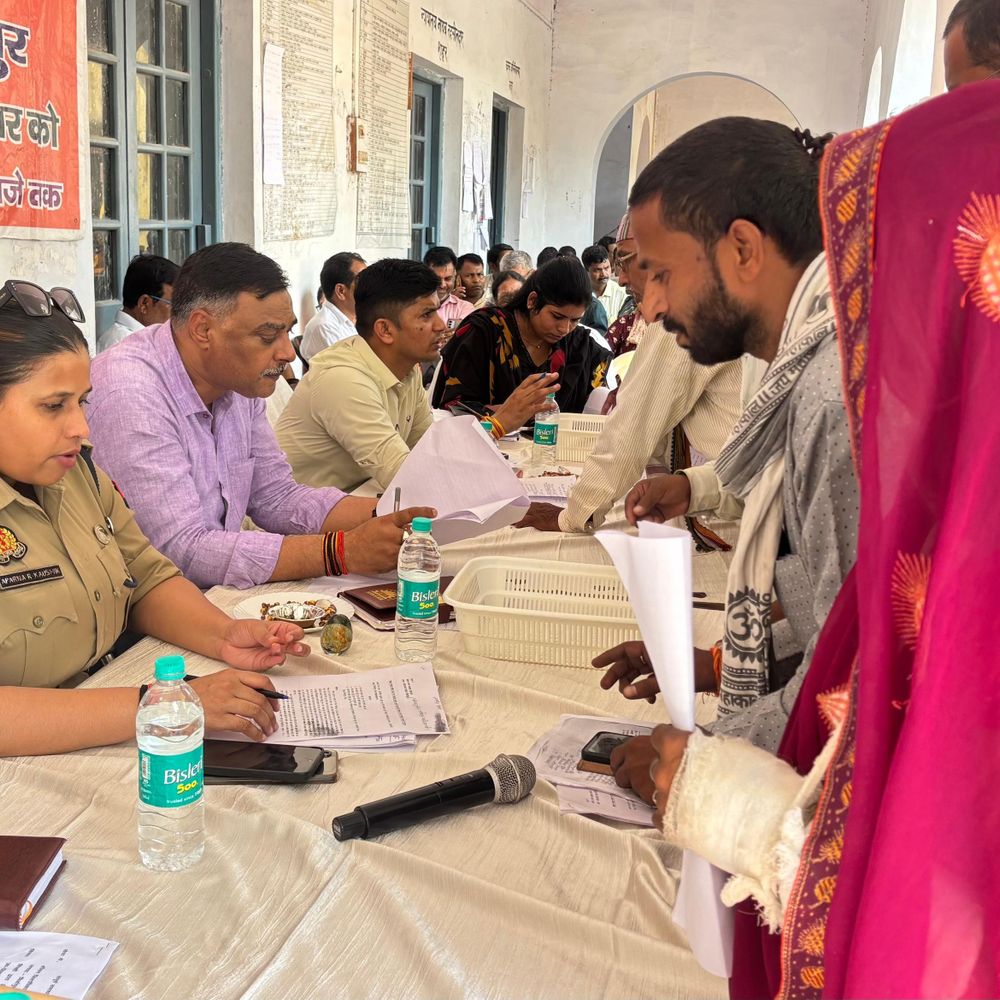 मिर्जापुर में समाधान दिवस में 307 शिकायतें पहुंचीं,19 का निस्तारण:डीएम ने कहा- शिकायतों के निस्तारण में लापरवाही स्वीकार नहीं