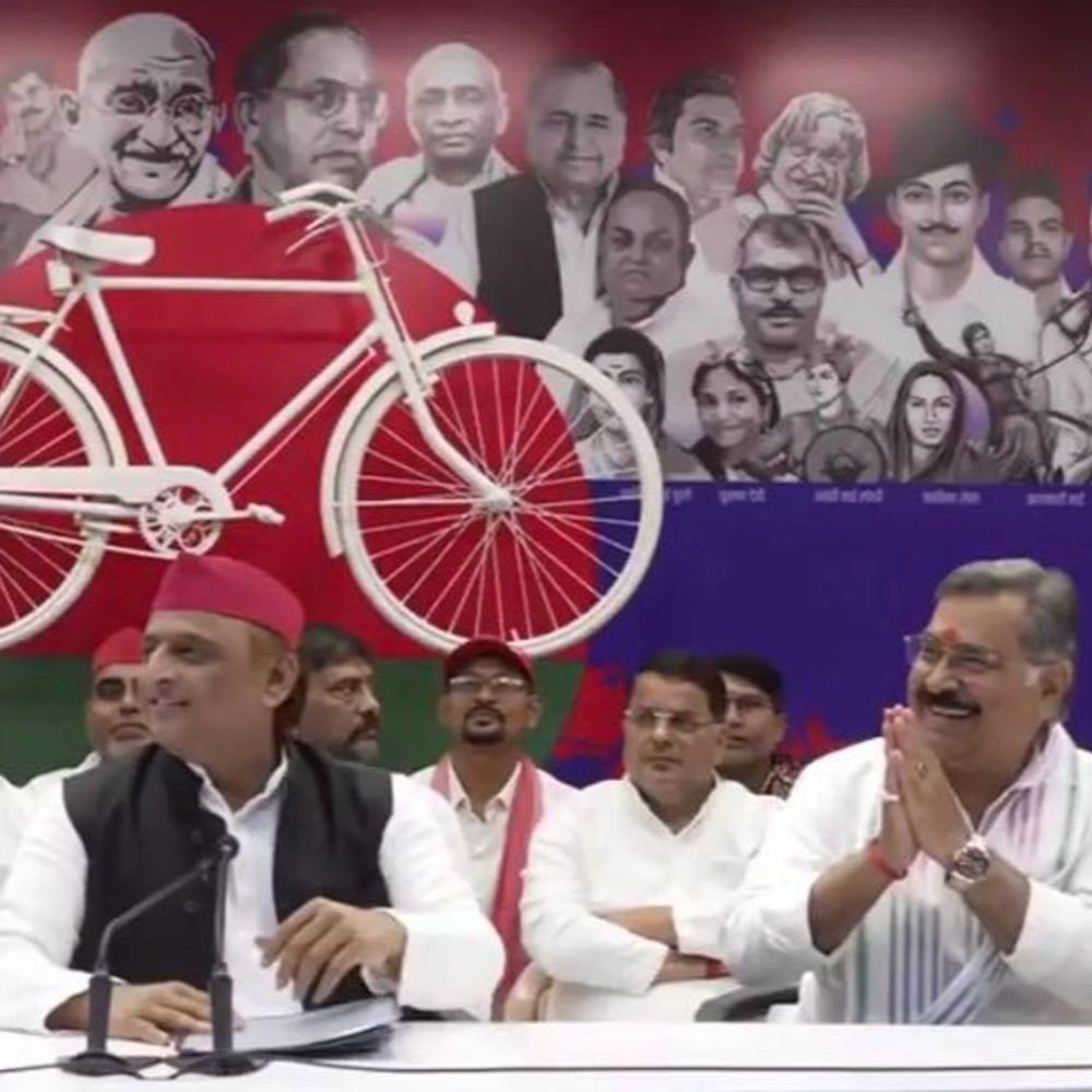 सपा में शामिल हुए डा. संजयन:अखिलेश यादव ने औपचारिक घोषणा की; शिक्षक MLC के प्रत्याशी होंगे