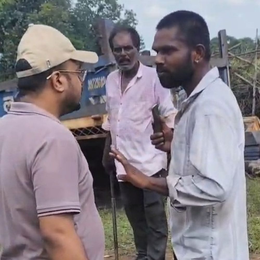 वनकर्मी ने कटवाए 18 सागौन के पेड़:बेटे ने रेंजर पर उठाया सब्बल, बोला- तू मुझे जानता नहीं, मैं गुंडा
