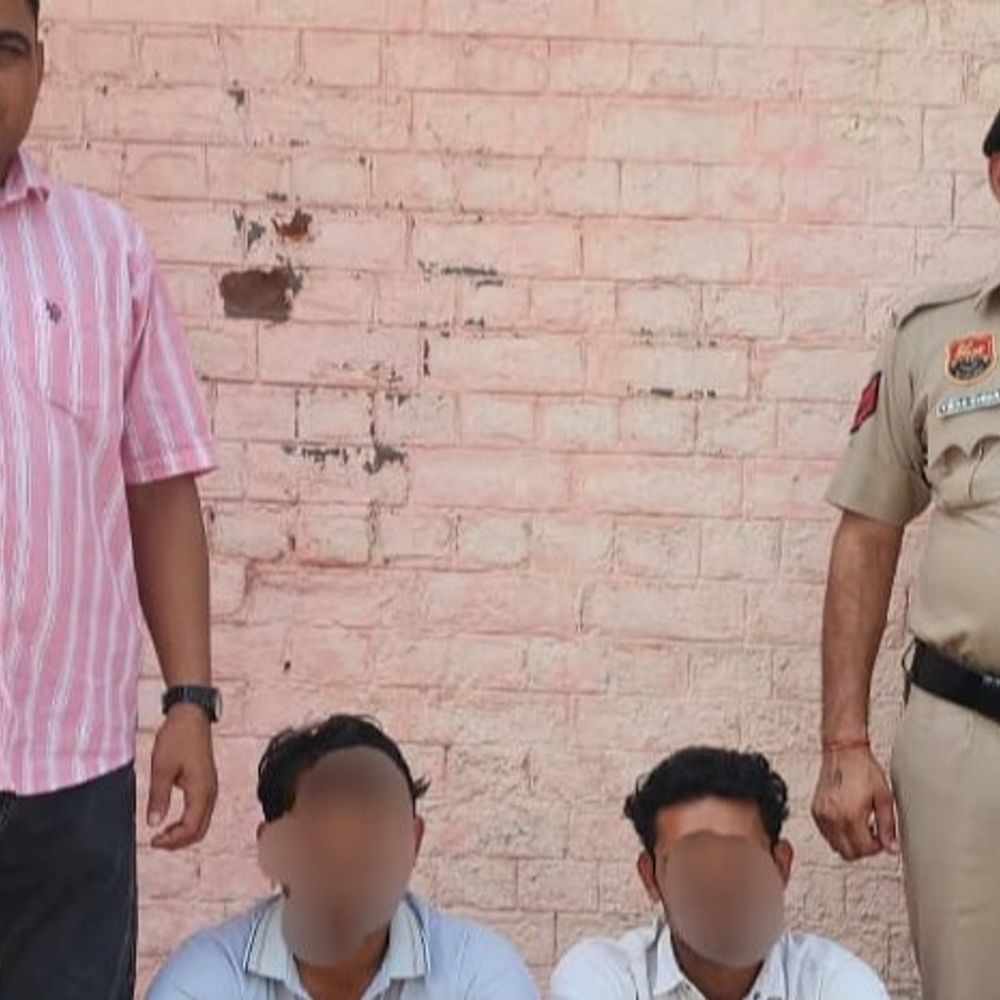 झज्जर सस्ती स्कूटी का झांसा,3.37 लाख की साइबर ठगी:व्हाट्सऐप पर संपर्क कर ठगे पैसे, दो सगे भाई गिरफ्तार,अलग-अलग खातों में जमा करवाते रहे रकम