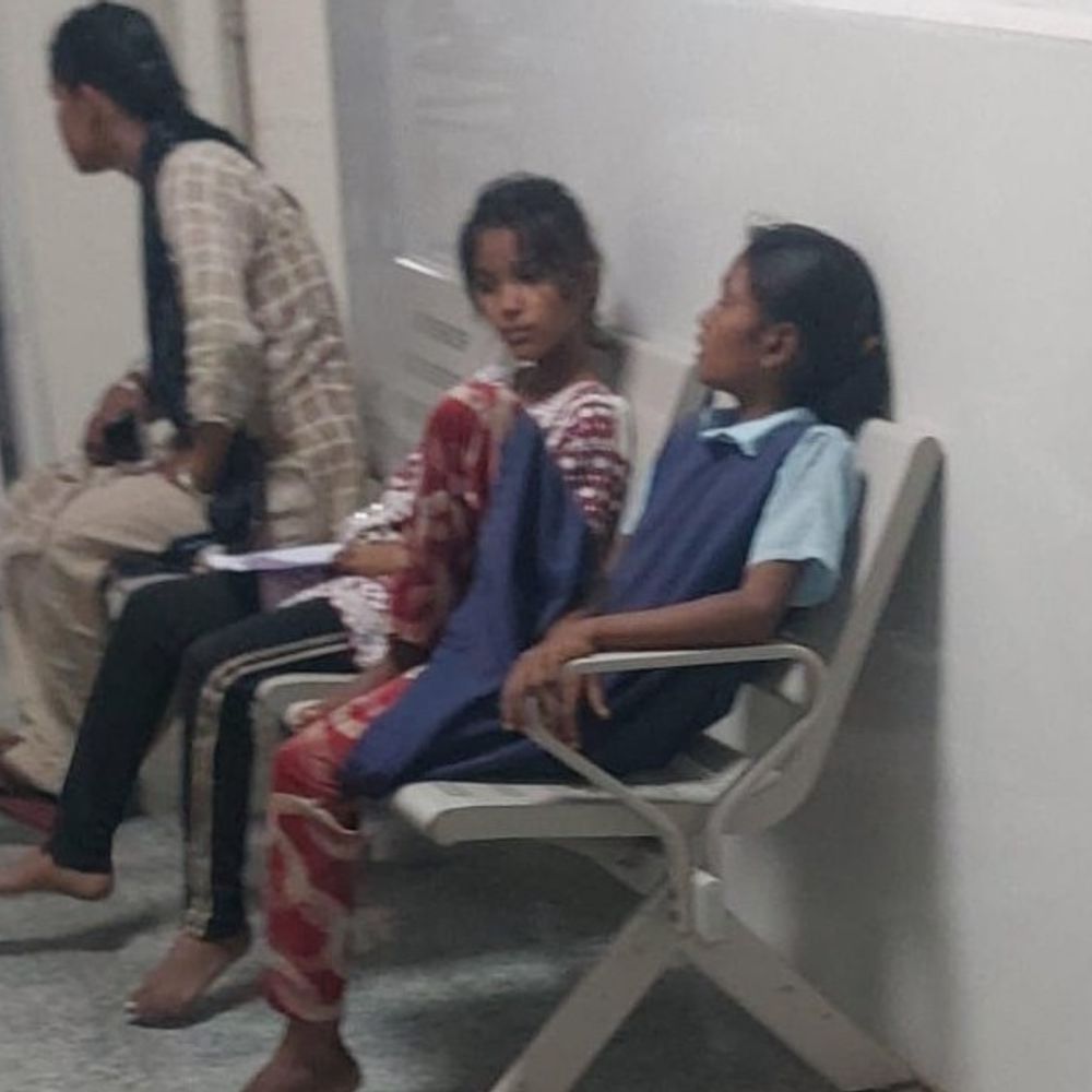 खेलते-खेलते बच्चों ने खाए रतनजोत के बीज:4 की तबीयत बिगड़ी, उमरेठ के छाकी सरकारी स्कूल की घटना