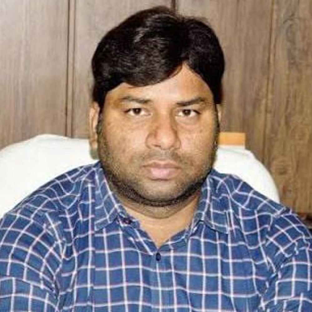 नरेंद्र बहादुर सिंह बने जौनपुर सीडीओ:ध्रुव खड़िया मऊ भेजे गए; 15 IAS, 23 PCS अफसरों का ट्रांसफर