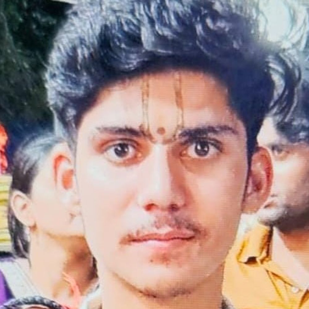 हाथरस का छात्र 93 दिन से वृंदावन से लापता:परिजन धरने पर बैठे, पुलिस के 2 दिन में ढूंढने के आश्वासन पर घर लौटे
